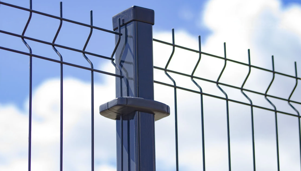 Clamp for wire fence for 40x60 post