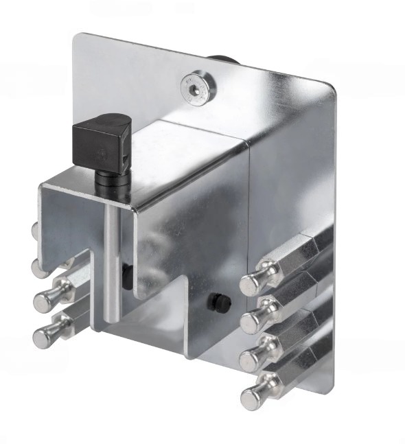 Instruments žoga paneļu centrēšanai uz staba